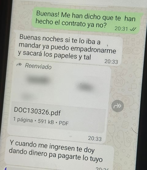 Conversación de WhatsApp mostrando mensajes y archivo PDF DOC130326.pdf