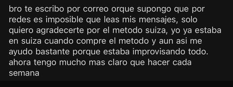 Spanish text message explaining email communication and weekly planning method